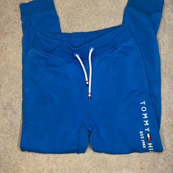 🔥 Tommy Hilfiger outfit 🔥 - Picture 9 of 10